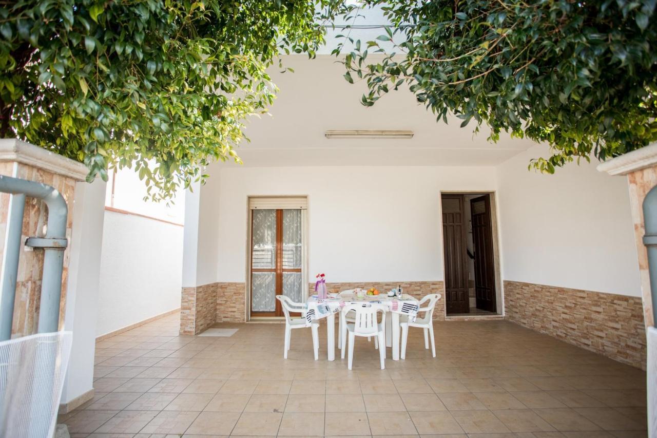 Ferienwohnung Villino Carolin Torre Lapillo Exterior foto