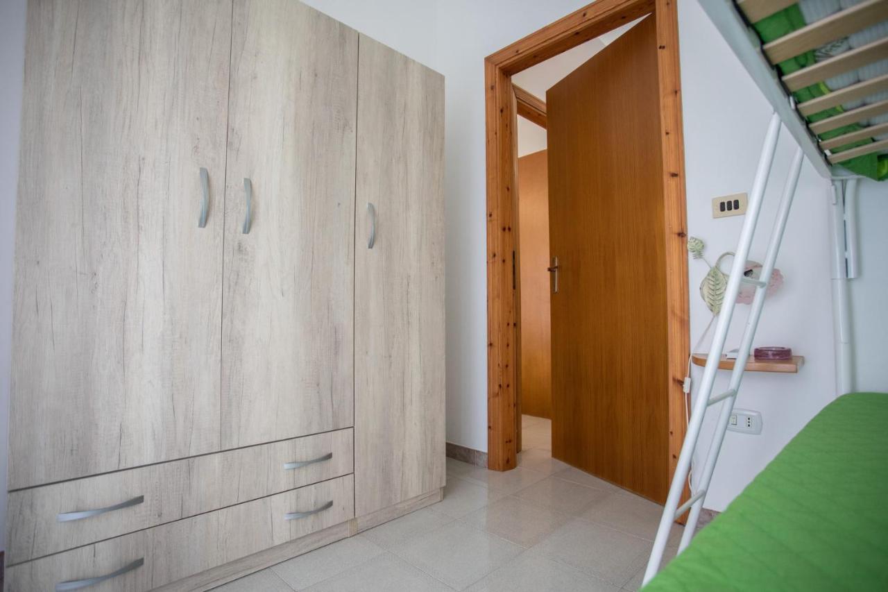 Ferienwohnung Villino Carolin Torre Lapillo Exterior foto