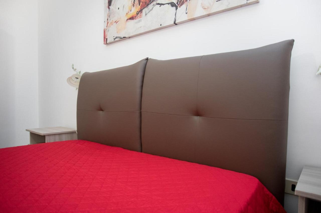 Ferienwohnung Villino Carolin Torre Lapillo Exterior foto